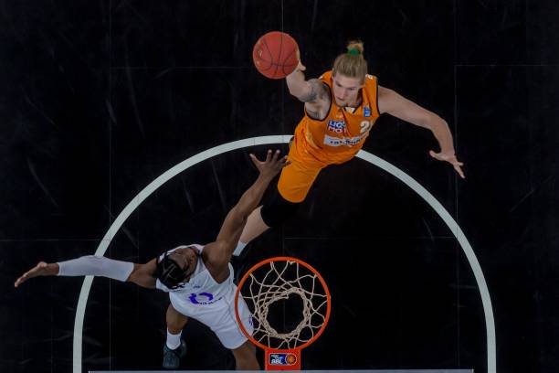 篮球传奇勒 篮球传奇勒