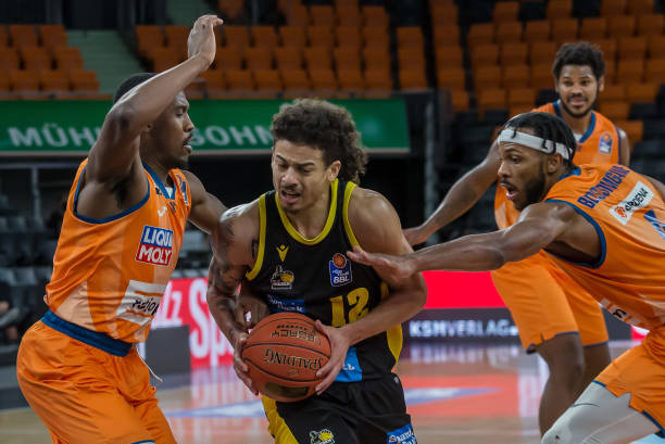 中锋球员往 中锋球员往