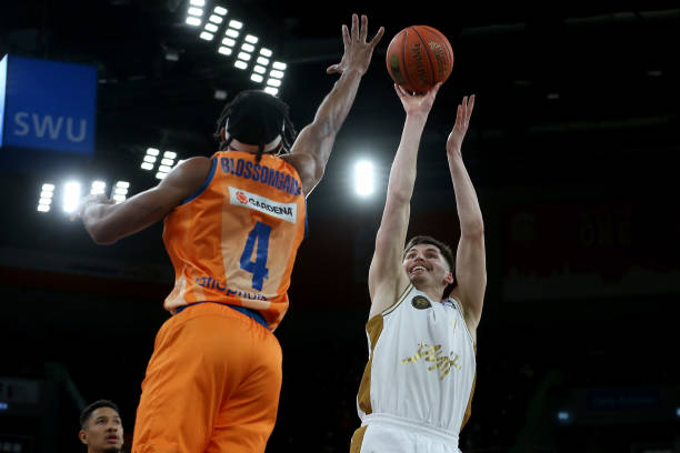 从传统纸媒 从传统纸媒