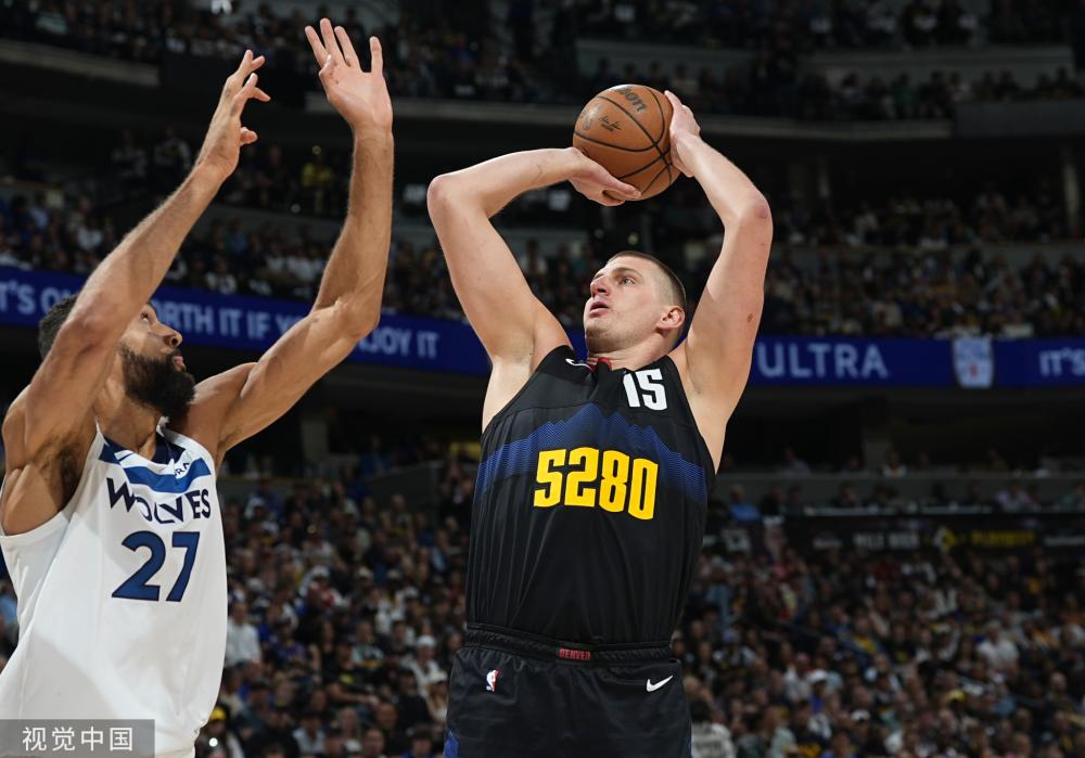 坚持不懈的 坚持不懈的